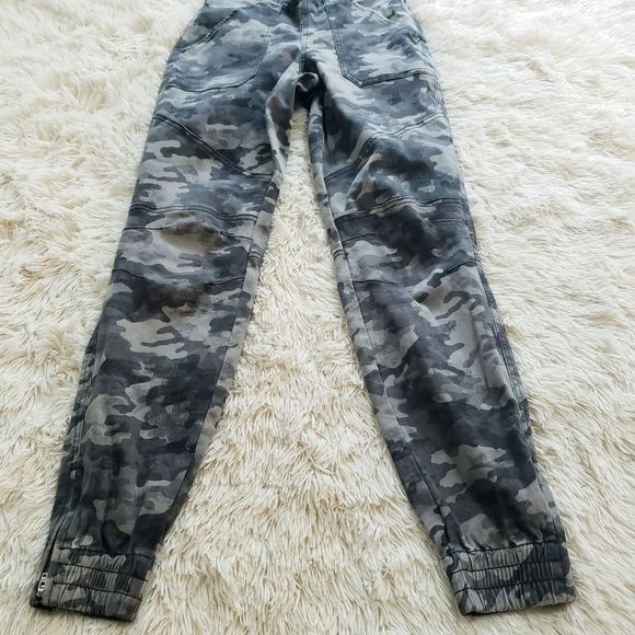 SPANX Camo Stretch twill cargo jogger size small - Picture 5 of 16